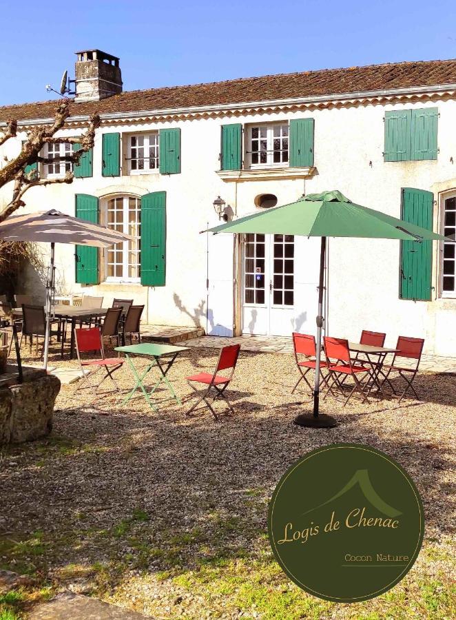 Logis De Chenac - Chambres Et Table D'Hotes Chenac Saint Seurin d'Uzet Exterior photo